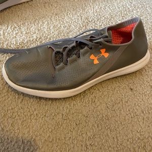 Under Armour Speed Form tennis shoes/sneakers